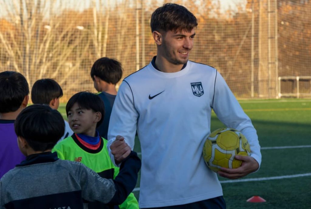 Brahim Díaz — 選手たちとのトレーニング